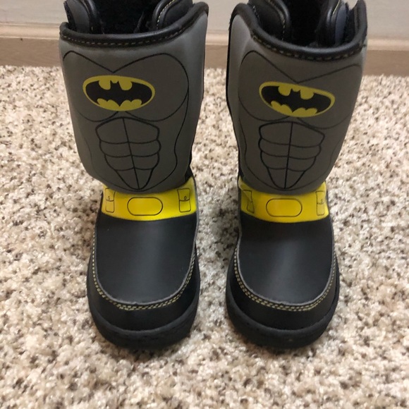 batman snow boots